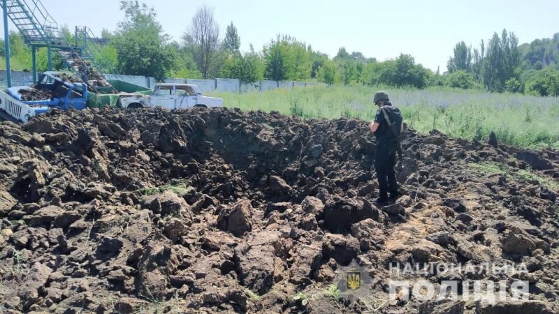 圖為烏克蘭東部頓內茨克地區22日遭俄軍砲擊。（圖取自facebook.com/UA.National.Police）