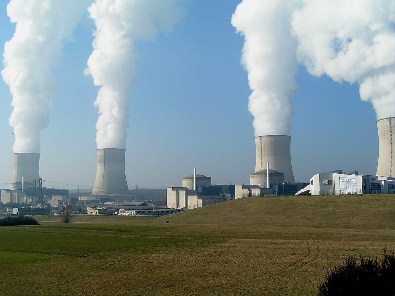 俄羅斯切斷天然氣藉此施壓歐洲。核能大國法國積極開拓多元化能源供給應對天然氣需求。圖為法國卡特農核電廠。（圖取自維基共享資源；作者Stefan Kühn，CC BY-SA 3.0）