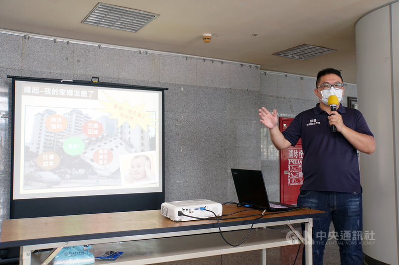 阿昌清潔庇護工場負責人、場長劉詩詣說,庇護工場是一個身障就業的起點,期盼與庇護工場每一位孩子共同規畫下,都能早日離開工場,獲得一般性就業機會、回歸社會迎向人生。中央社記者王揚宇攝 111年6月26日