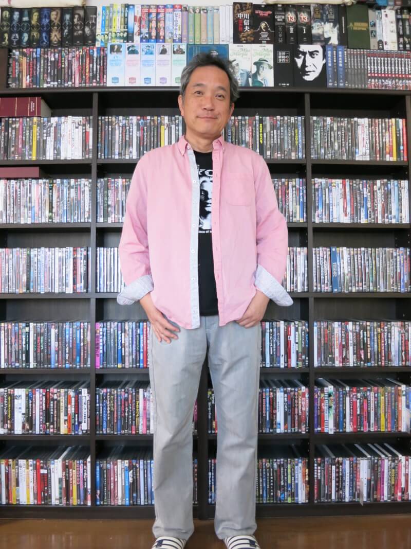 日本推理小說家三津田信三(圖)的名作《如無頭作祟之物》絕版多年,7月由獨步文化重新翻譯出版。(獨步文化提供)