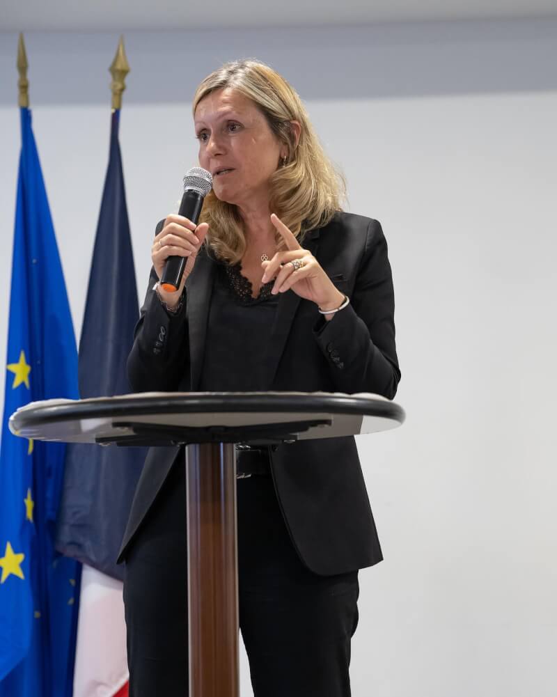 法國國民議會28日投票選出首位女性議長布勞恩-皮維。（圖取自facebook.com/YaelBraunPivet/）