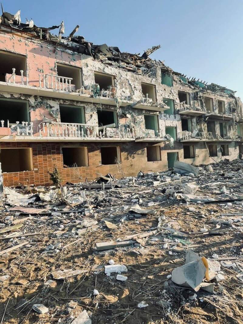圖為烏克蘭南部城市敖德薩被炸毀的建築物。（圖取自twitter.com/DefenceU）