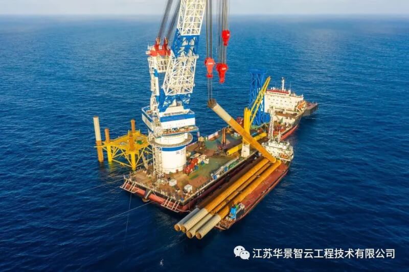 中國一艘工程船2日在廣東陽江海域沉沒，逾20名船員落海失蹤，僅3人獲救蹤。（圖取自江蘇華景智雲工程公司微信公眾號mp.weixin.qq.com）