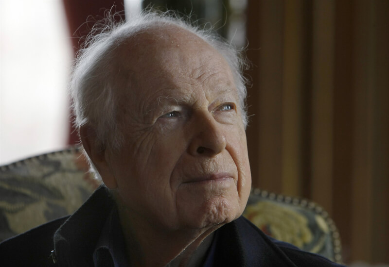 英國傳奇劇場導演彼得布魯克2日辭世，享耆壽97歲。圖為2011年照片。（美聯社）