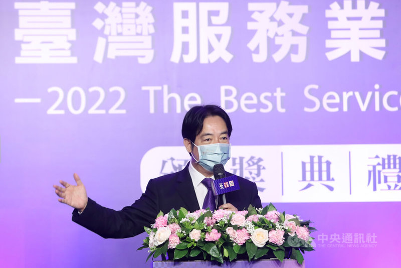 副總統賴清德（圖）5日下午到台北君悅飯店，出席2022年台灣服務業大評鑑頒獎典禮，並致詞肯定獲獎企業。中央社記者王騰毅攝　111年7月5日