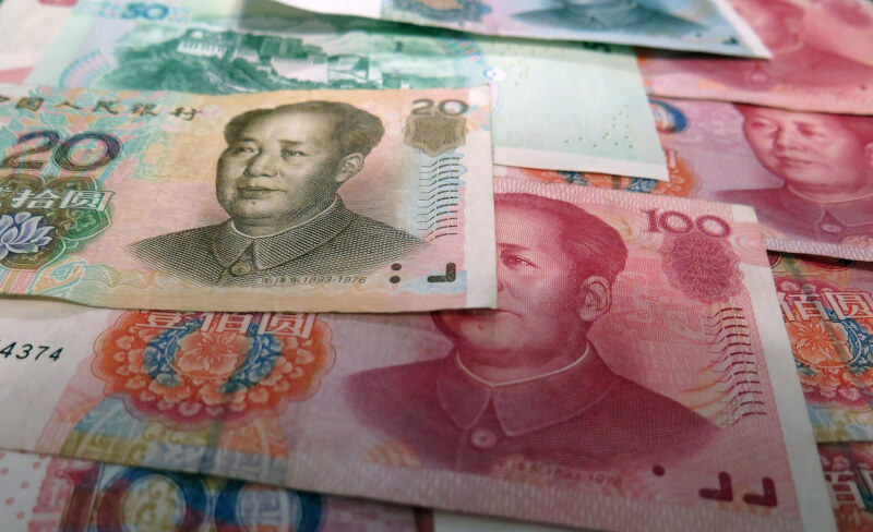 英國「金融時報」報導，隨著外資對北京當局提振國內經濟的承諾失去信心，投資人紛紛拋售中國股票及債券。圖為中國人民幣。（圖取自Pixabay圖庫）