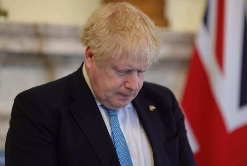 英國首相強生7日宣布辭去保守黨黨魁職務，但說將繼續擔任首相直到秋天新任黨魁接班。（圖取自facebook.com/borisjohnson）