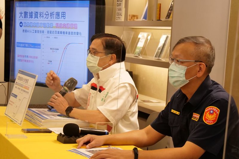 新北市交通局表示,為提升行車安全,配合調整與改善道路交通設施,在全面改善完成前,不建議啟動重新橋區間測速,未來區間測速也將不分車種,並縮短範圍針對主線實施汽機車安全速度管理。(新北市交通局提供)中央社記者葉臻傳真 111年7月7日