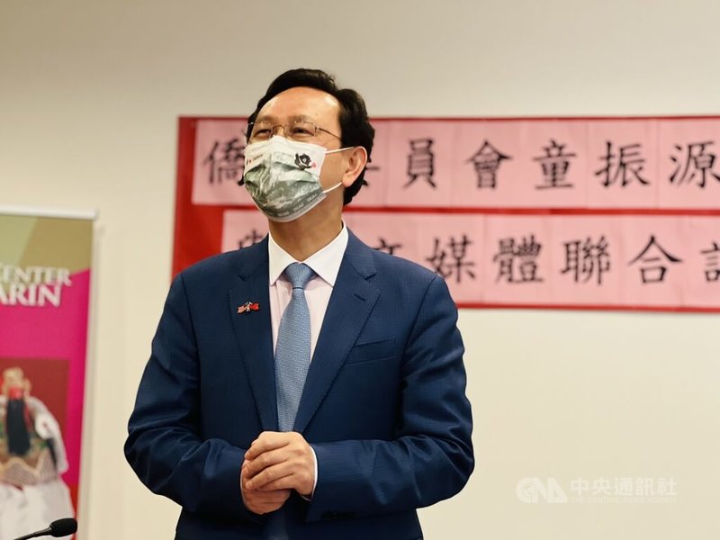 僑委會委員長童振源7日與舊金山灣區華文媒體座談時表示,僑委會將推出「i僑卡」的二代僑胞卡,針對僑胞需求精準服務。中央社記者周世惠舊金山攝 111年7月8日