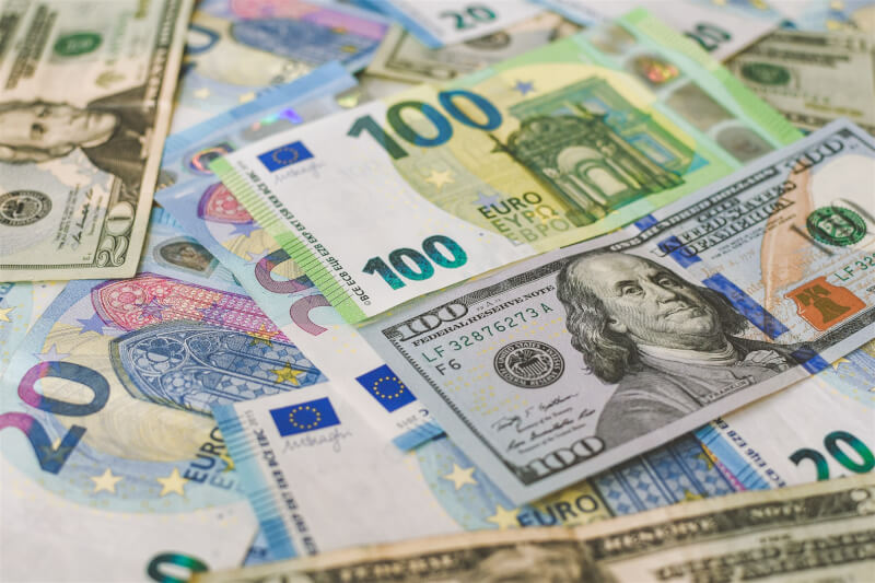 歐元12日一度跌到與美元1兌1價位，是20年來首見。（圖取自Unsplash圖庫）