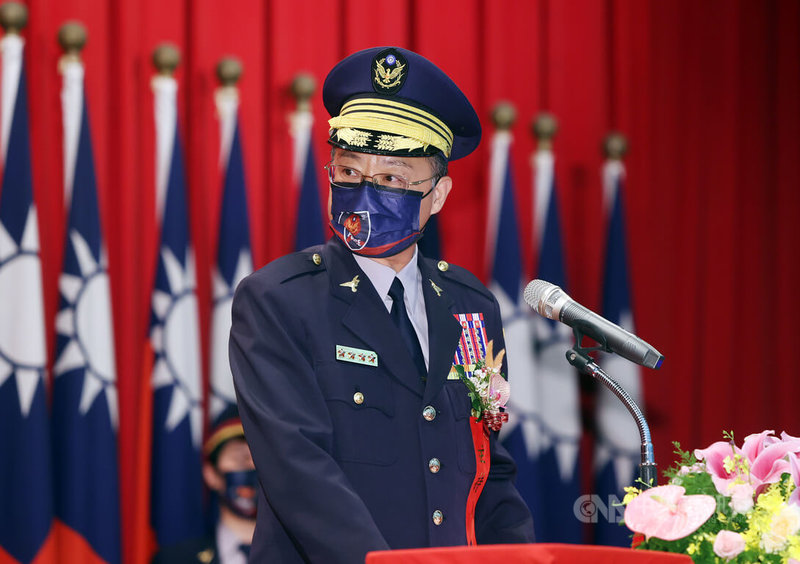 警政署刑事局18日舉行卸、新任局長布達交接典禮,警政署長黃明昭(圖)致詞,期勉李西河上任後致力查賄制暴、打詐和查處假訊息等治安工作。中央社記者鄭傑文攝 111年7月18日