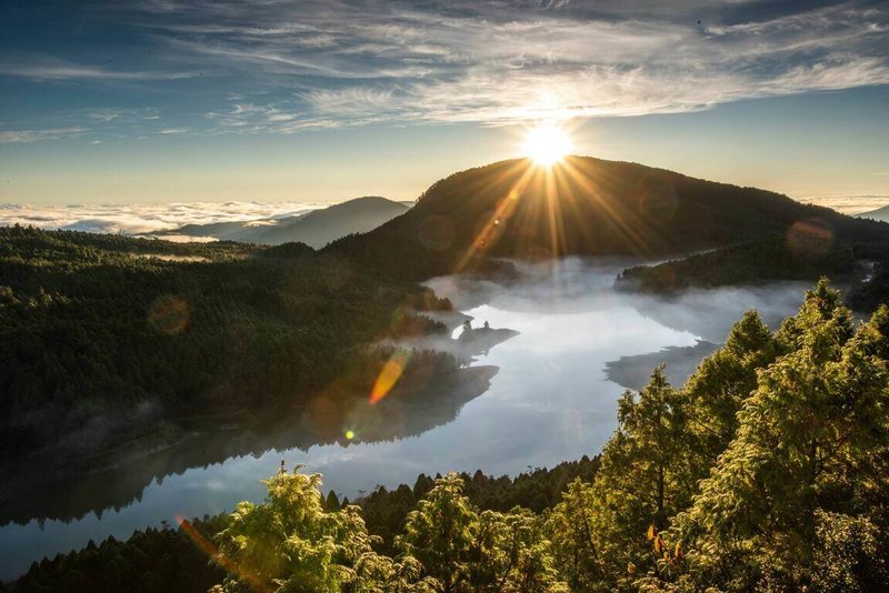 宜蘭縣太平山翠峰湖環山步道測得最低音量不到25分貝,18日獲世界非營利組織「國際寧靜公園」授證成為全球首條寧靜步道。圖為翠峰湖景色。(林務局羅東林區管理處提供)中央社記者王朝鈺傳真 111年7月18日