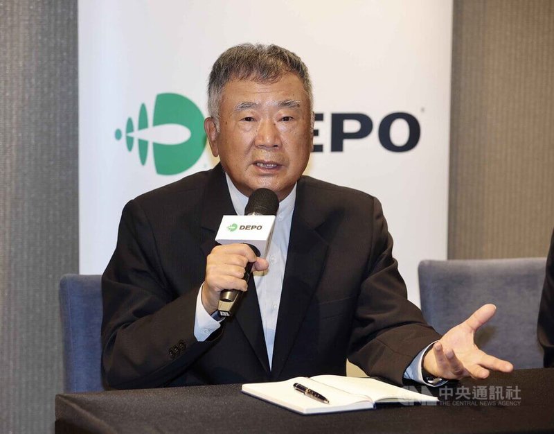 車燈大廠帝寶與德商賓士專利權二審一勝一敗,帝寶執行長許叙銘18日在台北舉行記者會表示,帝寶未來不排除和解,但訴訟結果若使帝寶無法在台灣生產,不排除轉移至中國大陸、或是有維修免責條款保障的市場生產銷售。中央社記者張皓安攝 111年7月18日