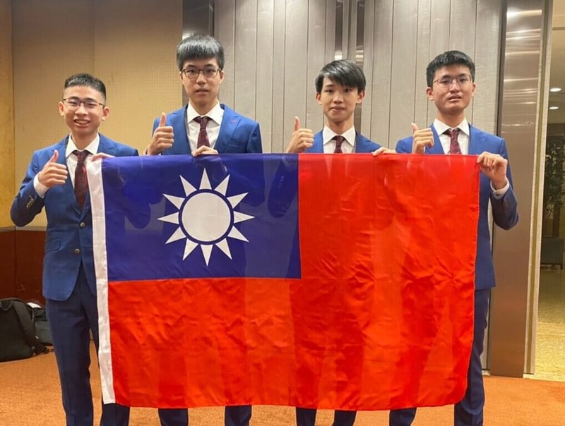 2022年國際化學奧林匹亞競賽成績揭曉，台灣學生共獲得4金，金牌數國際排名第1。（教育部提供）中央社記者許秩維傳真  111年7月19日