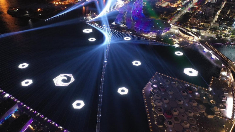 法國NOVUM DESIGN AWARD大獎近期公布得獎作品,2022台灣燈會一舉拿下燈光設計類金獎等6獎項,其中「愛河灣主燈-光啟愛河灣」等作更獲法國NDA、美國繆斯設計獎雙重肯定。(高雄市政府提供)中央社記者曾以寧傳真 111年7月19日