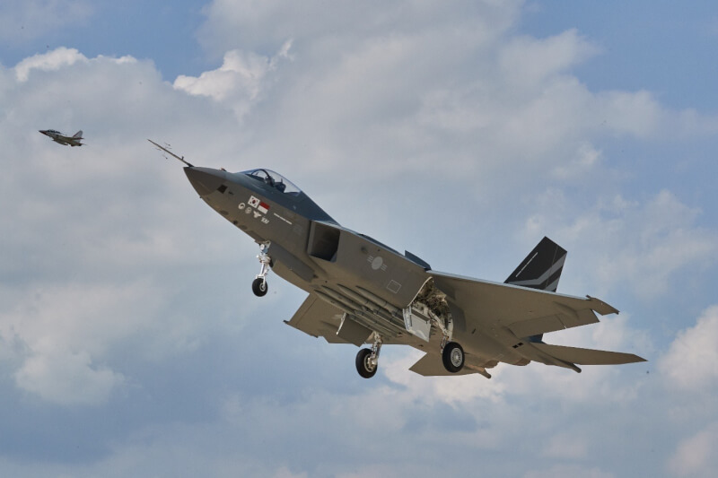 韓國自行研發的KF-21原型戰鬥機19日成功進行首次試飛。（圖取自facebook.com/dapa.Korea）