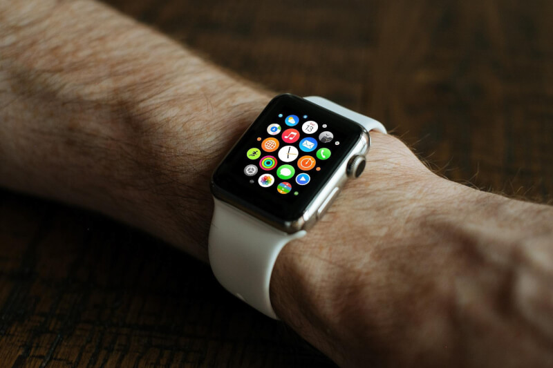 蘋果發布健康報告，預告隨著今年秋季iOS 16和WatchOS 9的發布，Apple Watch和iPhone將提供著重於17個健康和健身領域的功能。（圖取自Pixabay圖庫）