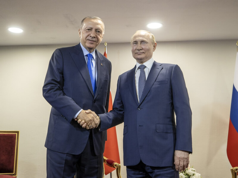 土耳其總統艾爾段（左）19日在德黑蘭與俄羅斯總統蒲亭（右）見面會談（圖取自twitter.com/tcbestep）