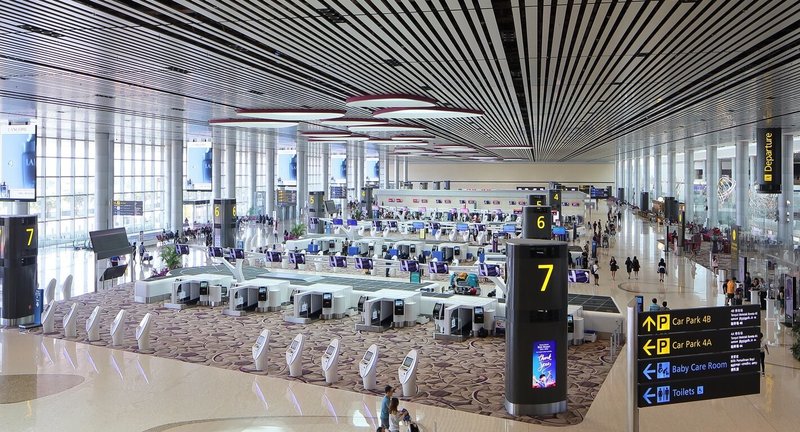 跨境旅遊加速復甦，因疫情而關閉2年多的新加坡樟宜機場第4航廈將於9月13日重開，圖為第4航廈離境大廳。（樟宜機場集團提供）中央社記者侯姿瑩新加坡傳真 111年7月22日