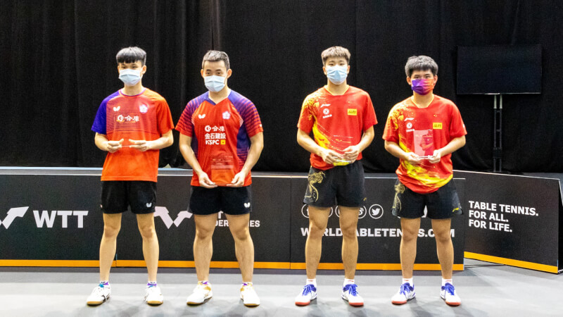 馮翊新(左起)與陳建安22日逆轉勝中國組合徐瑛彬與林詩棟,奪下WTT布達佩斯支線賽男雙冠軍。(圖取自facebook.com/WTT)