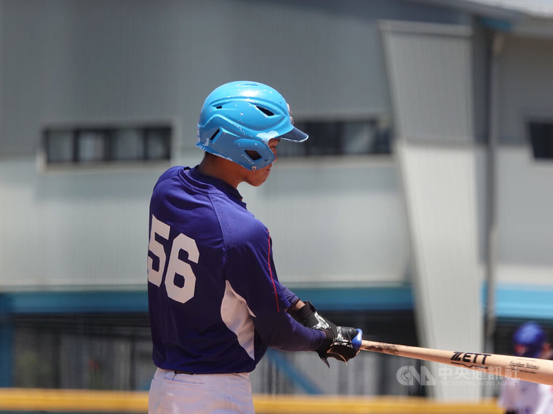穀保家商內野手劉俊緯（圖）首度入選U18世界盃棒球賽培訓隊，在藍白對抗賽打擊穩定發揮，並敲出目前8場對抗賽唯一1轟。中央社記者謝靜雯攝  111年7月24日
