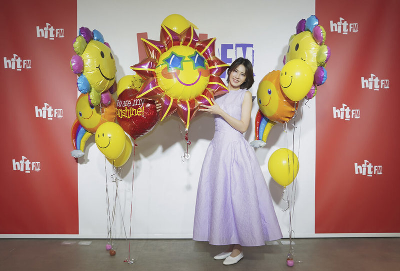 曾以「我們與惡的距離」奪下金鐘女配角獎的演員曾沛慈,時隔3年以歌手身分回歸,8月將推出第4張個人專輯「今天陽光就是特別耀眼特別和諧」。(Hit FM聯播網提供)中央社記者葉冠吟傳真 111年7月25日