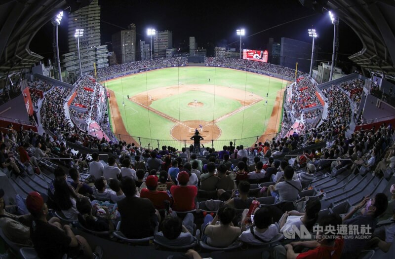 圖為新竹市立棒球場。（中央社檔案照片）