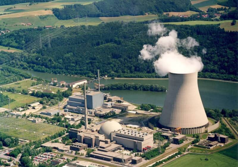 圖為德國Isar核電廠。（圖取自維基共享資源網頁；作者E.ON Kernkraft GmbH，CC BY-SA 3.0）
