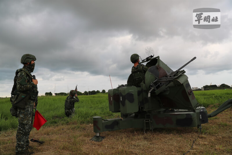 防空部隊依敵情威脅進行重要目標防護。（軍聞社提供）