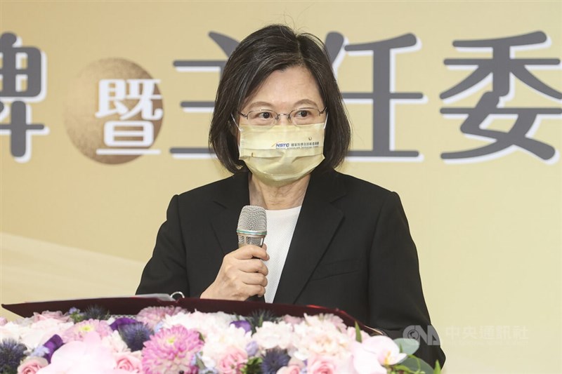 科技部改制為「國家科學及技術委員會」,27日舉行揭牌暨主任委員布達典禮,總統蔡英文出席致詞,期許新國科會扮演領頭羊的角色,對國家科技發展等進行願景規劃。中央社記者鄭清元攝 111年7月27日