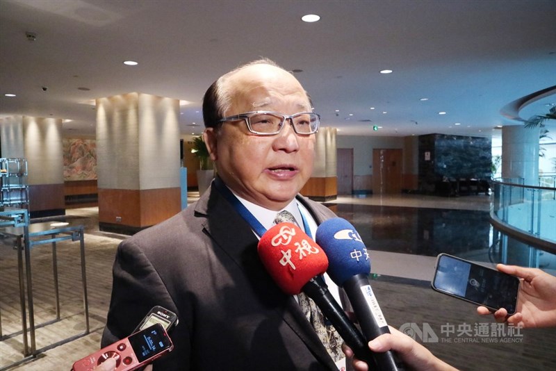 前台中市長胡志強退職後,遭考試院銓敘部追討溢領退職金163萬多元,胡志強不服興訟。二審28日認定考試院銓敘部所做原處分無誤,判胡志強敗訴確定。(中央社檔案照片)