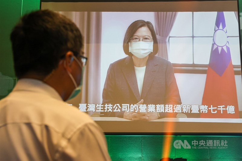 2022 BIO Asia-Taiwan Exhibition亞洲生技大展28日在南港展覽館開幕，總統蔡英文以預錄影片的方式在會中致詞。中央社記者鄭清元攝 111年7月28日