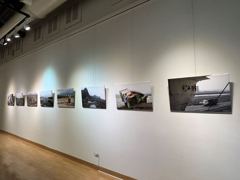 屏東美術館自30日起至8月21日將推出攝影工作者邱才彥個展「風雨快門–回家」,盼透過他的方格世界讓人學習與大自然共生共存,傳遞對土地的戀念與記憶。(屏東縣政府提供)中央社記者李卉婷傳真 111年7月29日