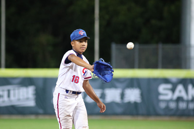 U12世界盃少棒錦標賽在台南持續開打,台灣隊30日晚間與委內瑞拉隊交手以8比10吞敗,台灣先發投手高品瀚主投4局挨1轟,失2分責失分。(中華民國棒球協會提供)中央社記者謝靜雯傳真 111年7月30日