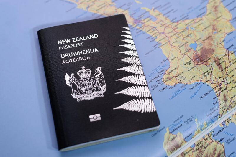 「華爾街日報」報導，紐西蘭部分國會議員希望去掉讓人想起殖民時期的國名「紐西蘭」，改為毛利語奧特亞羅瓦（Aotearoa）。圖為紐西蘭護照。（圖取自Pixabay圖庫）