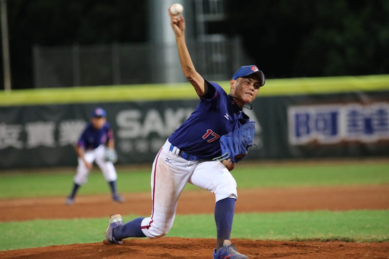 U12世界盃少棒錦標賽台灣隊投打好手陳瑞鑫31日預賽第3戰後援登板,飆速125公里,投2局飆4K助隊奪勝,首度登板投球就達成賽前設定至少三振3名打者目標。(中華民國棒球協會提供)中央社記者謝靜雯傳真 111年7月31日