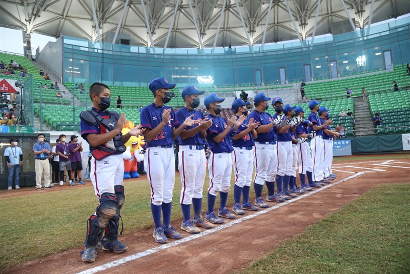 U12世界盃棒球賽,台灣隊1日與實力有段差距的南非隊交手,終場以12比0、5局擊敗南非隊,確定晉級6強複賽。(中華民國棒球協會提供)中央社記者謝靜雯傳真 111年8月1日