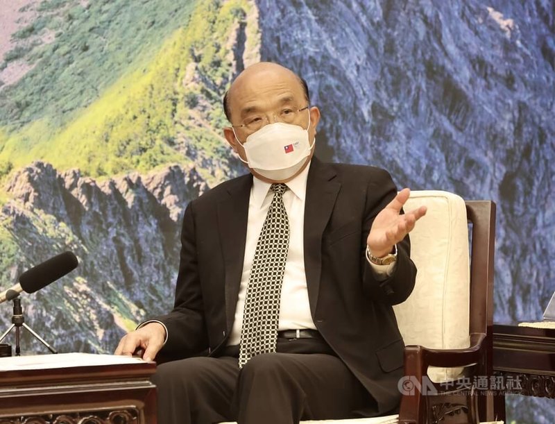 行政院長蘇貞昌(圖)2日接見來台訪問的中美洲銀行總裁摩西(Dante Mossi)一行人,他表示,中美洲銀行對中美洲區域發展非常重要,台灣加入中美洲銀行30年,要感謝摩西等人各方面大力協助推動,讓台灣與重視的中美洲友邦相關合作計畫都能順利推動。中央社記者張皓安攝 111年8月2日