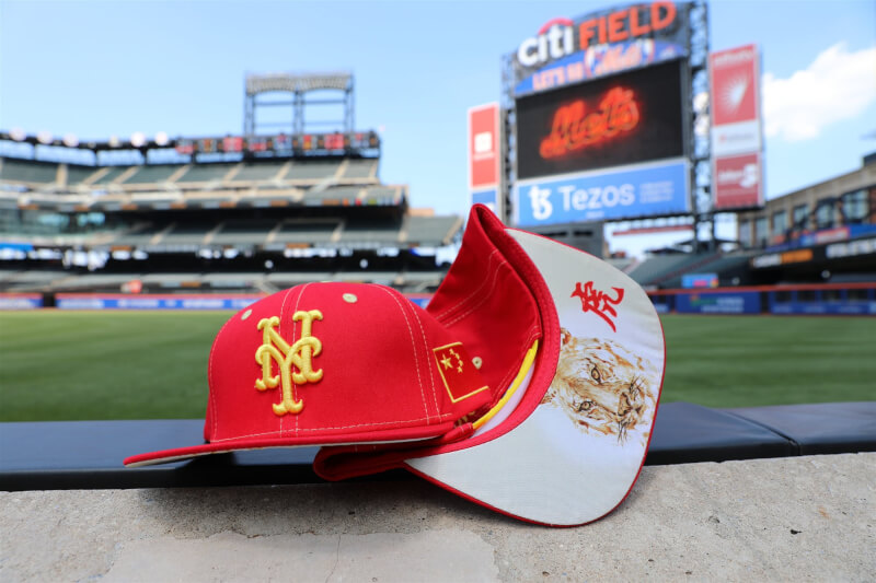 MLB紐約大都會將辦「中國文化之夜」贈送五星旗棒球帽，活動與涉及中共統戰組織合作。（twitter.com/Mets）