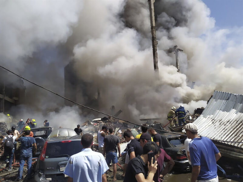 亞美尼亞緊急情況部指出，首都葉里凡一間購物中心堆放煙火的倉庫14日發生兩起爆炸。（美聯社）