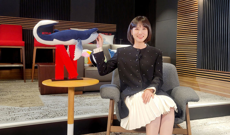 以韓劇「非常律師禹英禑」天才自閉症律師打開全球知名度的韓星朴恩斌，日前透過Netflix向台灣粉絲問好，更難忘台灣奶茶滋味。（Netflix提供）中央社記者葉冠吟傳真 111年8月16日