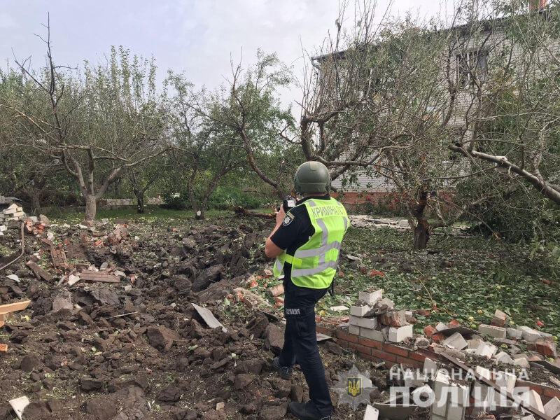 圖為哈爾科夫地區遭俄軍砲擊。（圖取自facebook.com/UA.National.Police）