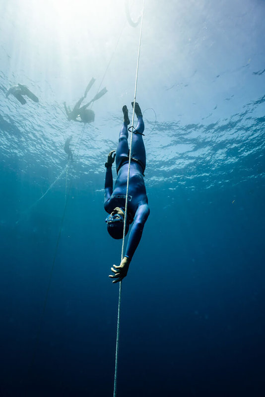 台灣潛水好手古雲傑25日在2022世界自由潛水深度錦標賽有蹼恆重下潛中，以105公尺名列第2，替台灣摘下唯一一面銀牌。（AIDA Taiwan提供）中央社記者龍柏安傳真 111年8月25日