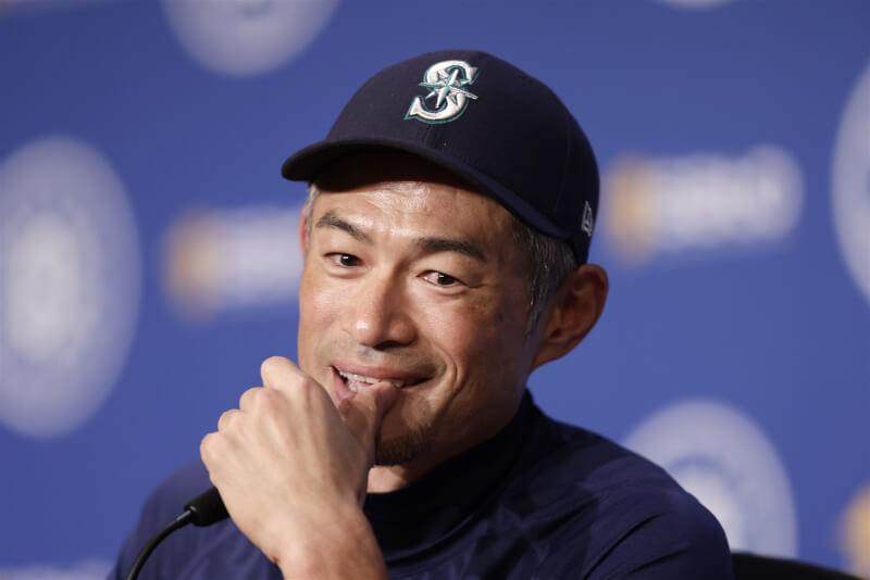 日本前MLB球星鈴木一朗27日進入水手隊名人堂，現職為水手球團總裁特助的鈴木一朗在記者會表示，人生真的不知道會發生什麼事。（美聯社）