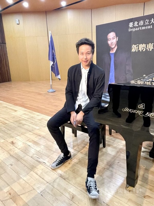 魯賓斯坦國際鋼琴大賽銀獎得主林易返台投身音樂教育，獲聘為台北市立大學音樂系專任助理教授。中央社記者趙靜瑜攝  111年8月30日