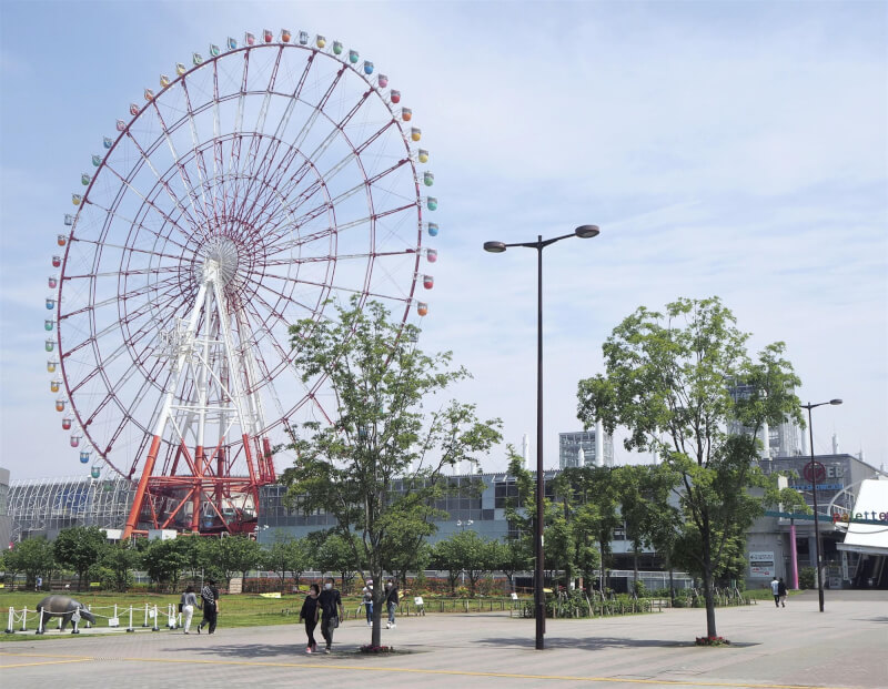 位於東京台場調色板城內的摩天輪將在31日晚間結束營業。（共同社）
