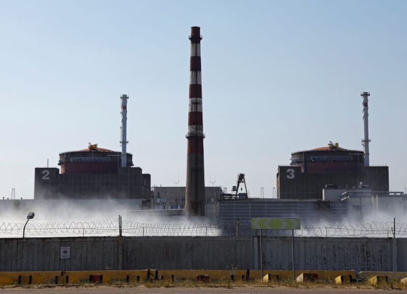烏克蘭8月31日指控俄羅斯部隊砲擊札波羅熱核電廠（圖）所在市鎮。（路透社）