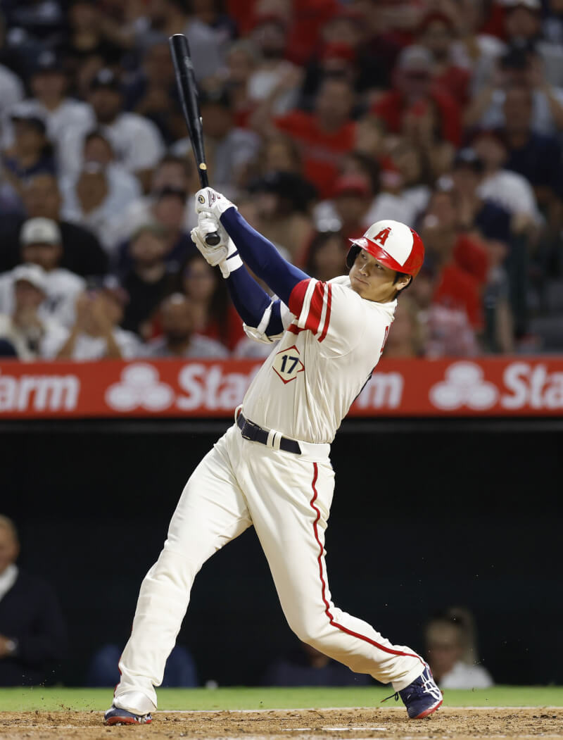 日籍棒球好手大谷翔平在當地時間8月31日敲出個人本季第30支全壘打，成為大聯盟首位連2年30支全壘打的日本球員。（共同社）
