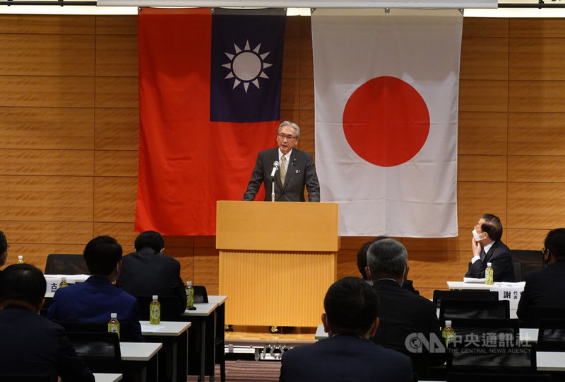 日本跨黨派國會議員團體「日華議員懇談會」7日召開大會，由會長古屋圭司報告8月訪台成果。日華懇10月將組團訪台參加國慶活動，年內將舉辦台美日戰略對話。中央社記者楊明珠東京攝  111年9月7日