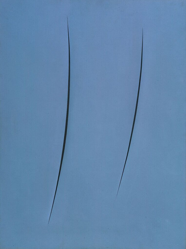 台北市立美術館「在夾縫中行走」特展，以已故藝術家盧奇歐．封塔納（Lucio Fontana）60年代的作品「空間概念」破題，他透過劃開畫布的兩道線，將2度空間的平面繪畫具體化為3度空間，開啟觀者對於夾縫「之間」的想像。（北美館提供）中央社記者王寶兒傳真  111年9月7日